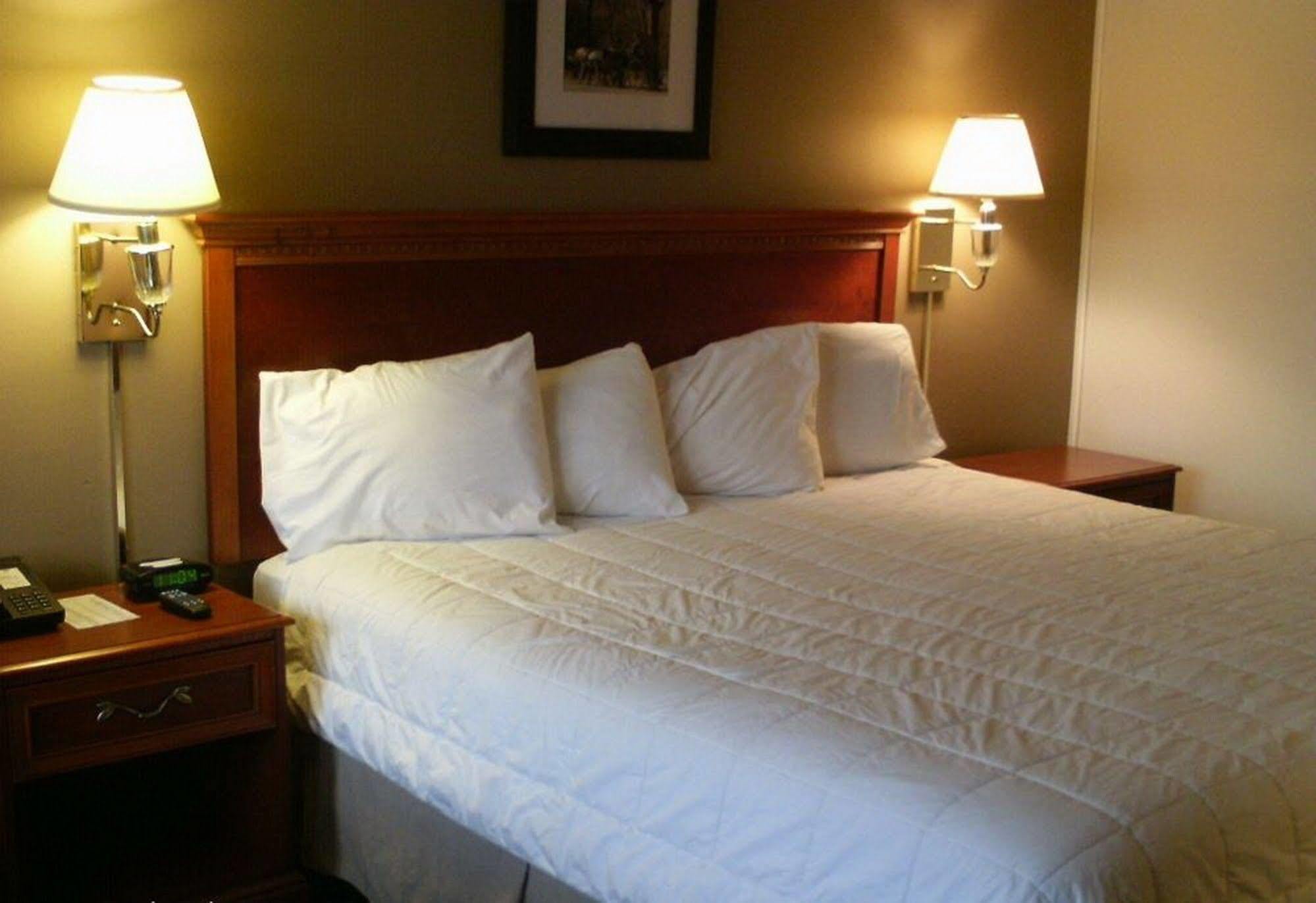 Newburgh Inn Hotel 2*