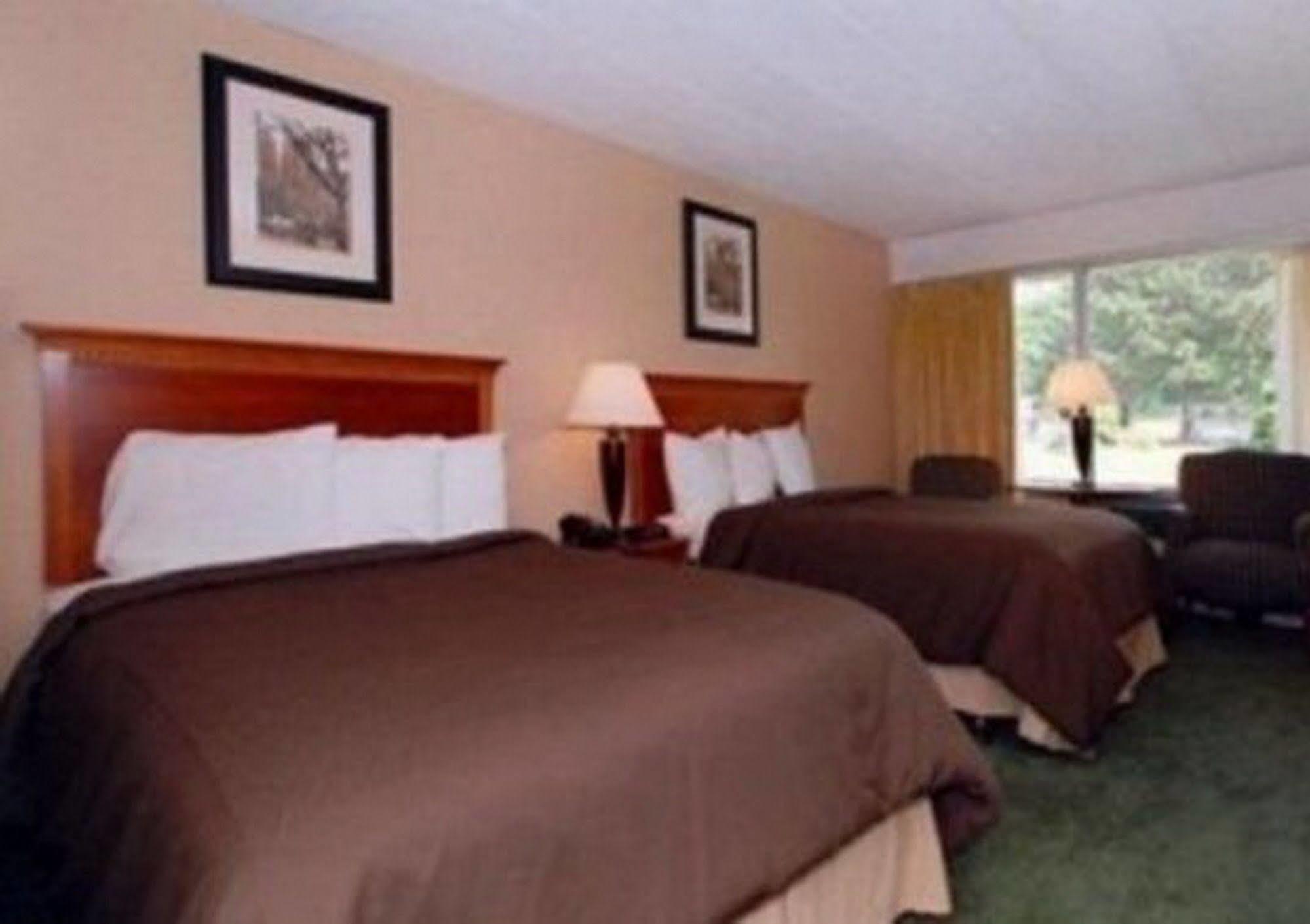 Newburgh Inn 2*