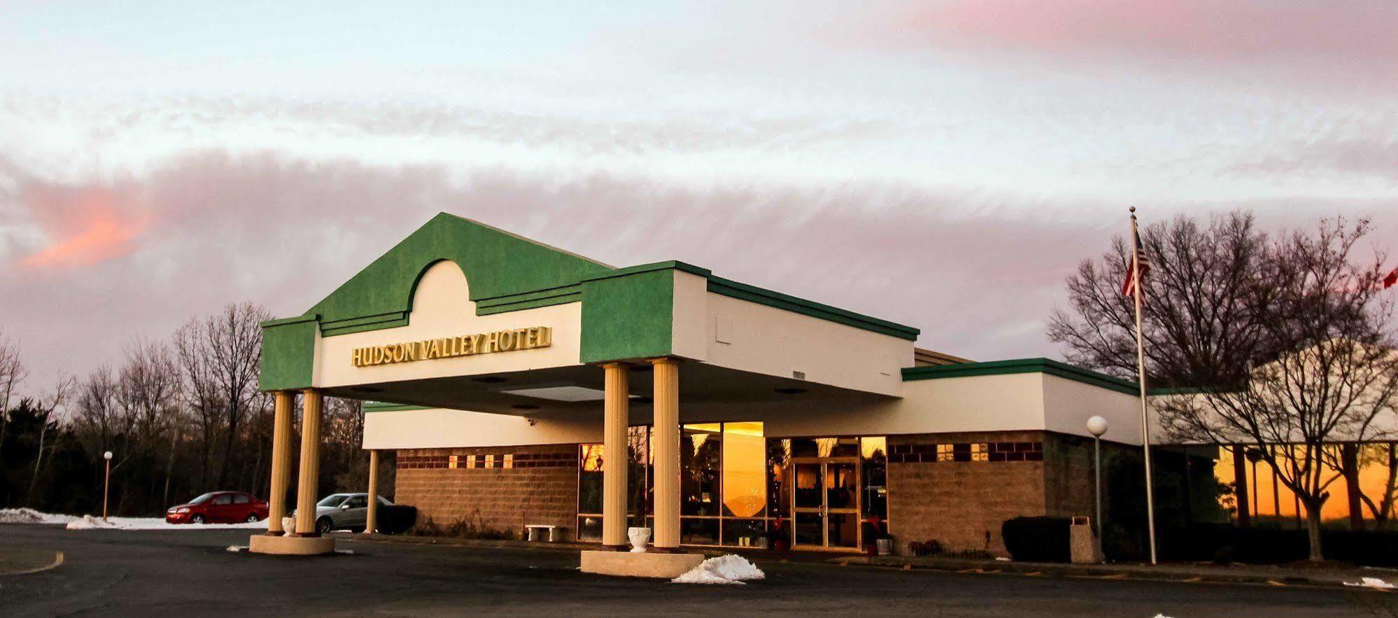 Newburgh Inn 2*